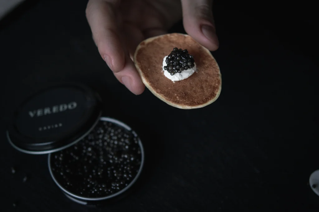 Blini artizanale servite alături de caviar